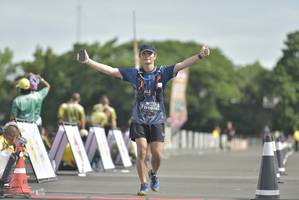 BIB: 916
                            <button type="button" onclick="openModal(4953958)" class="btn btn-primary btn-sm float-right btn-popup" data-toggle="modal" data-target=".modal-high-quality">
                        <i class="fas fa-shopping-cart"></i> Add to Cart
                    </button>
                                            <button type="button" onclick="isThisMe(4953958, true)" class="btn btn-success btn-sm float-right btn-popup btn-isme hidden" data-toggle="tooltip" data-placement="bottom" title="นี่คือรูปของคุณใช่ไหม คลิกที่นี่เพื่อเอาเข้าอัลบั้ม">
                        <i class="fas fa-plus"></i> Add to album
                    </button>
                    <button type="button" onclick="isThisMe(4953958, false)" class="btn btn-warning btn-sm float-right btn-popup btn-isnotme hidden">
                        <i class="fas fa-ban"></i> Remove from album
                    </button>